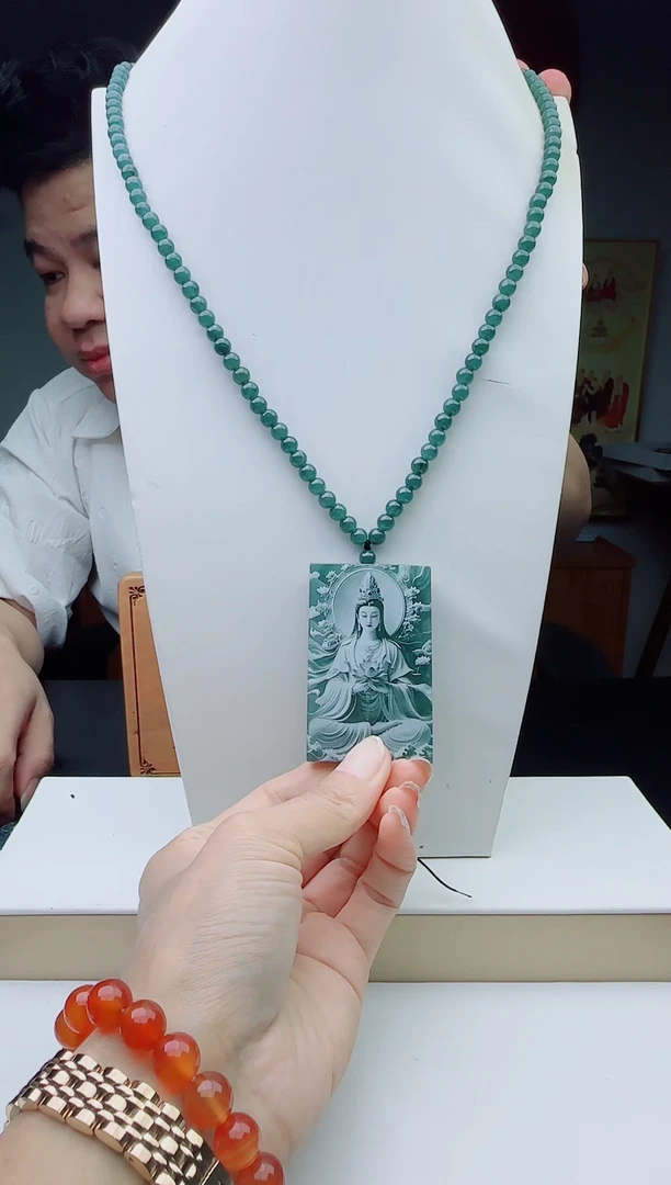 颈饰未镶嵌翡翠多样性发其一