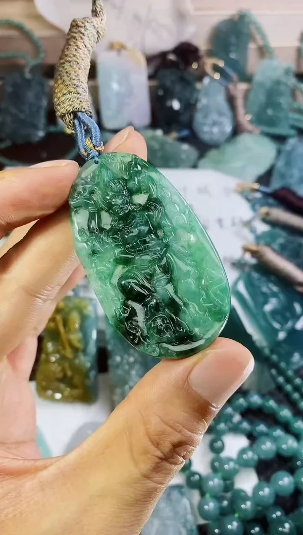 翡翠未镶嵌颈饰