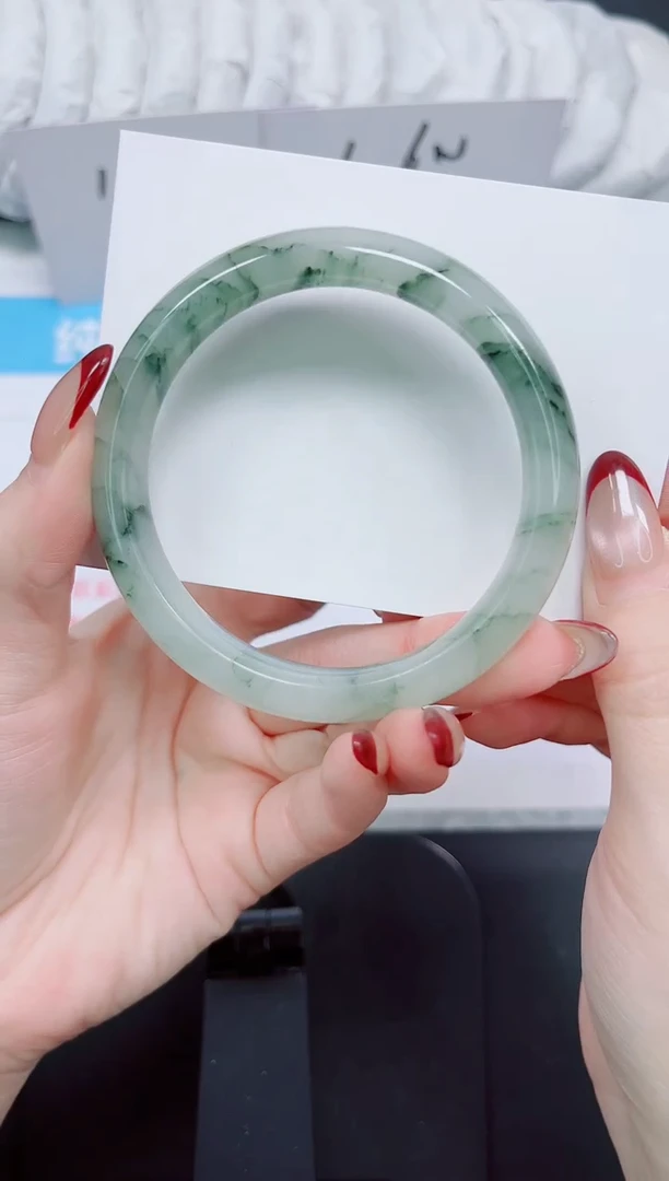 【闪购商品】石英质玉手镯未镶嵌138