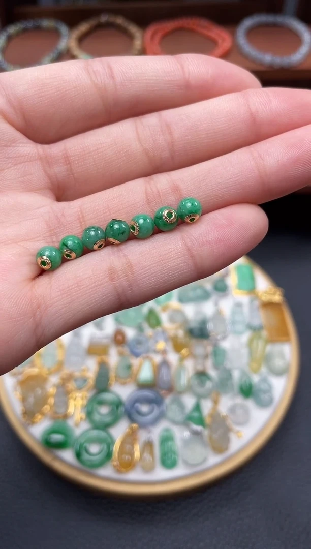 【闪购商品】翡翠吊坠(不含链)18K金镶嵌多样性发货一个  430