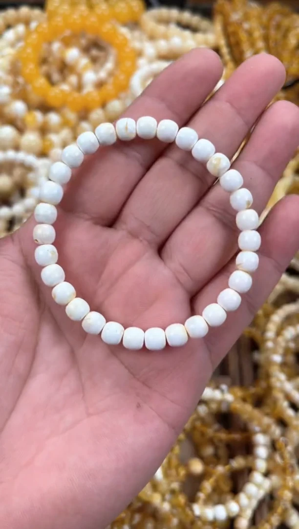 未镶嵌琥珀裸石S64  6.5左右