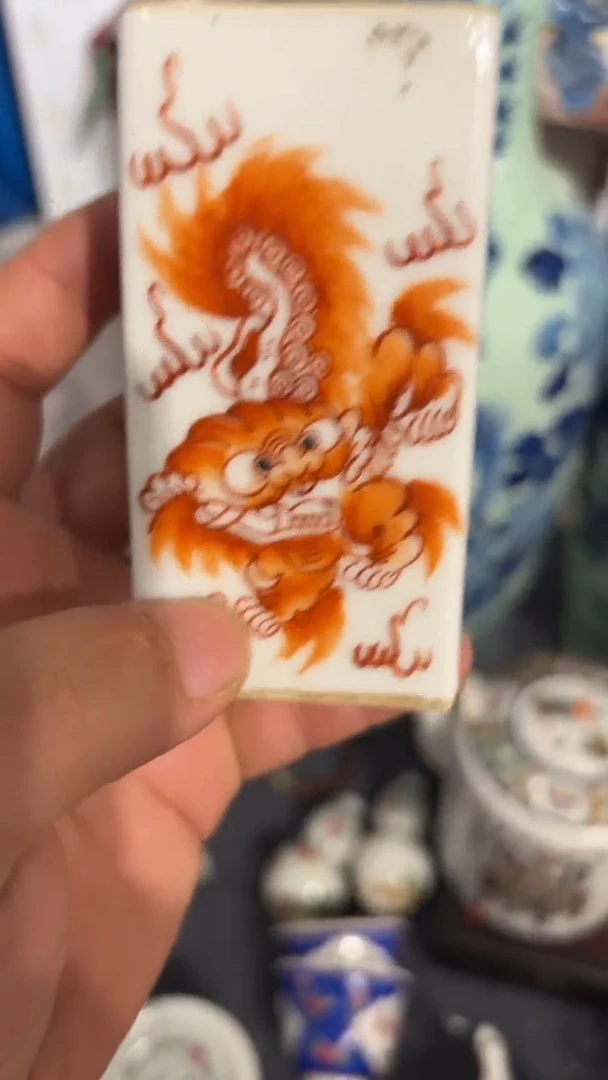 摆件瓷摆件瓷摆件狮子方笔桶