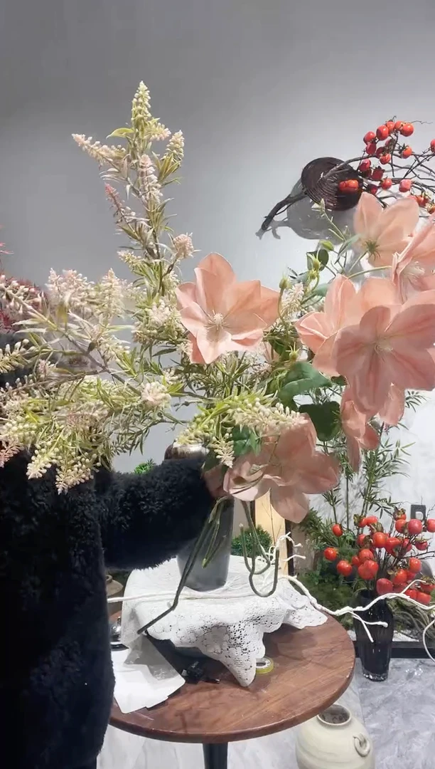 仿真花束粉色（植绒草2支，铁线莲3支，1支白色塑形枝条）