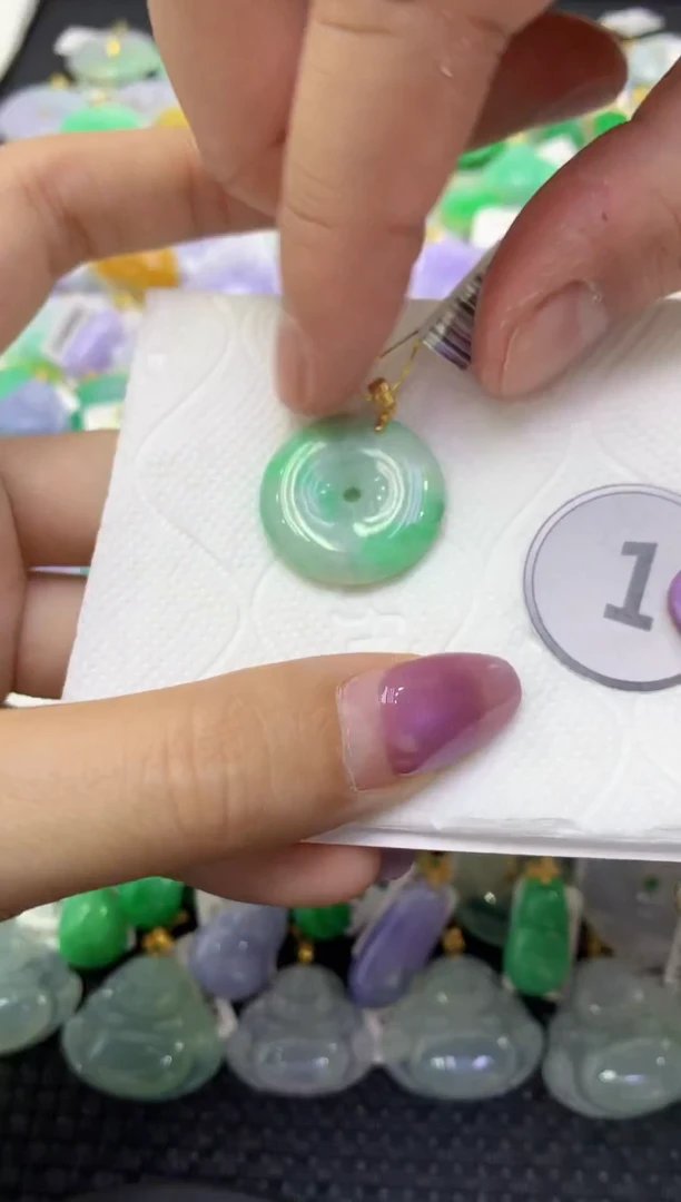 颈饰未镶嵌翡翠天然缅甸翡翠A货