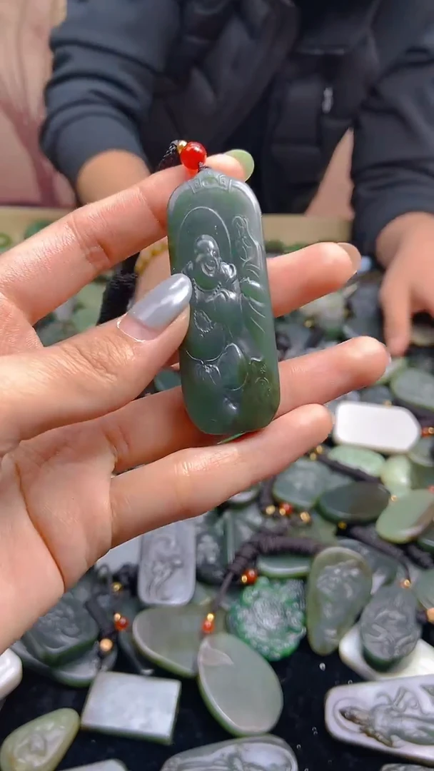 颈饰未镶嵌和田玉1