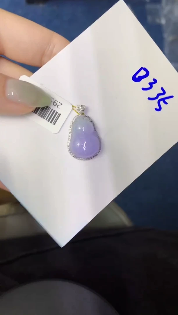 翡翠18K金镶嵌颈饰缅甸天然翡翠A货