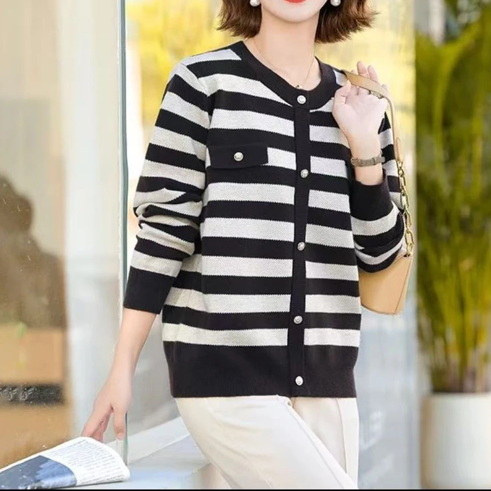 744【黑白条纹圆领假开衫】长袖针织衫春秋季新款