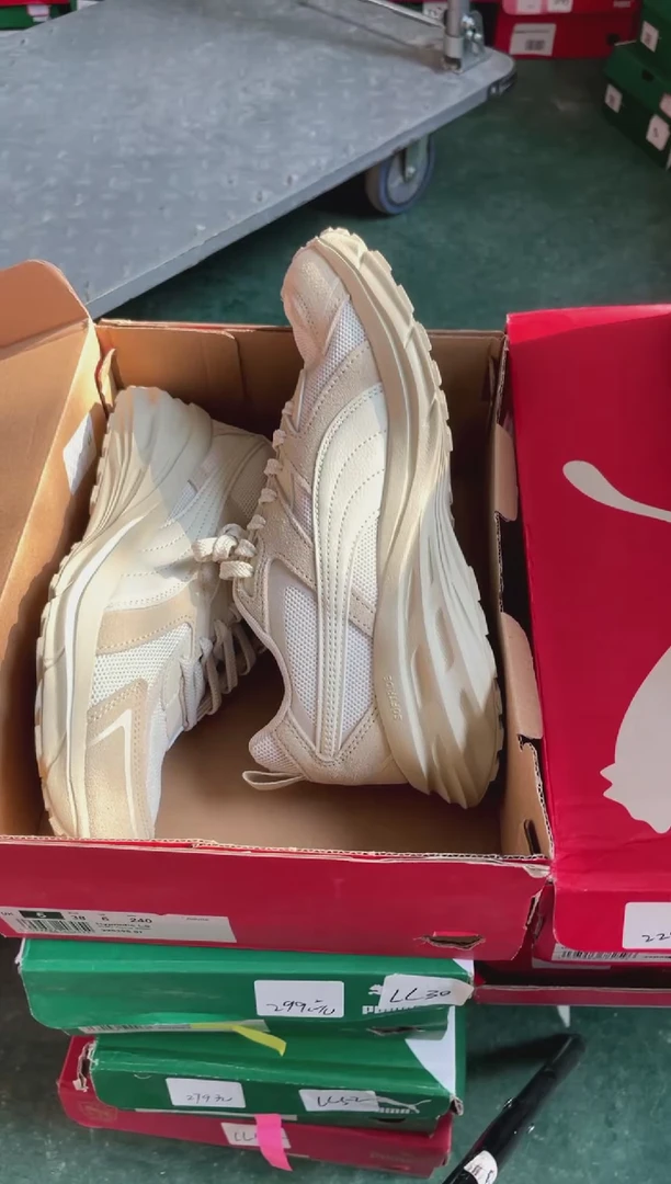 彪马时尚休闲运动鞋38M  VV42