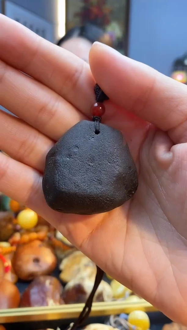 琥珀颈饰未镶嵌吊坠