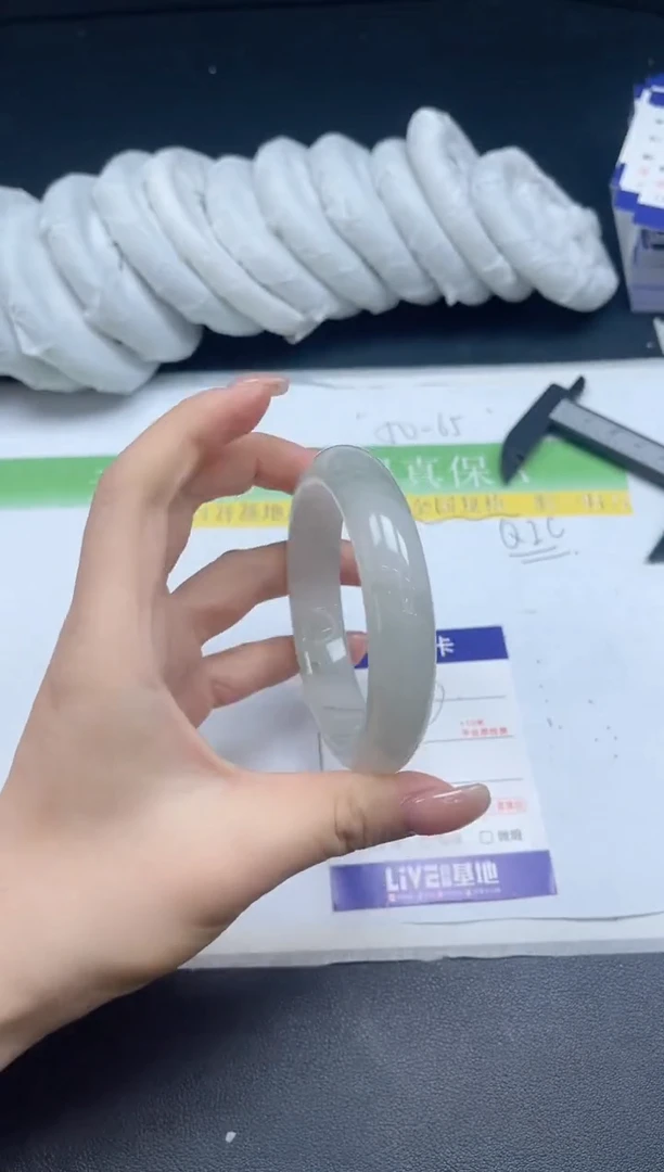 未镶嵌手镯石英质玉017-5758