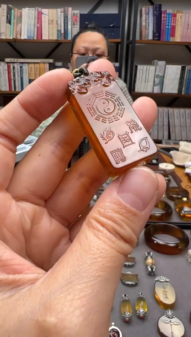 【闪购商品】琥珀颈饰未镶嵌五岳真形图吊坠