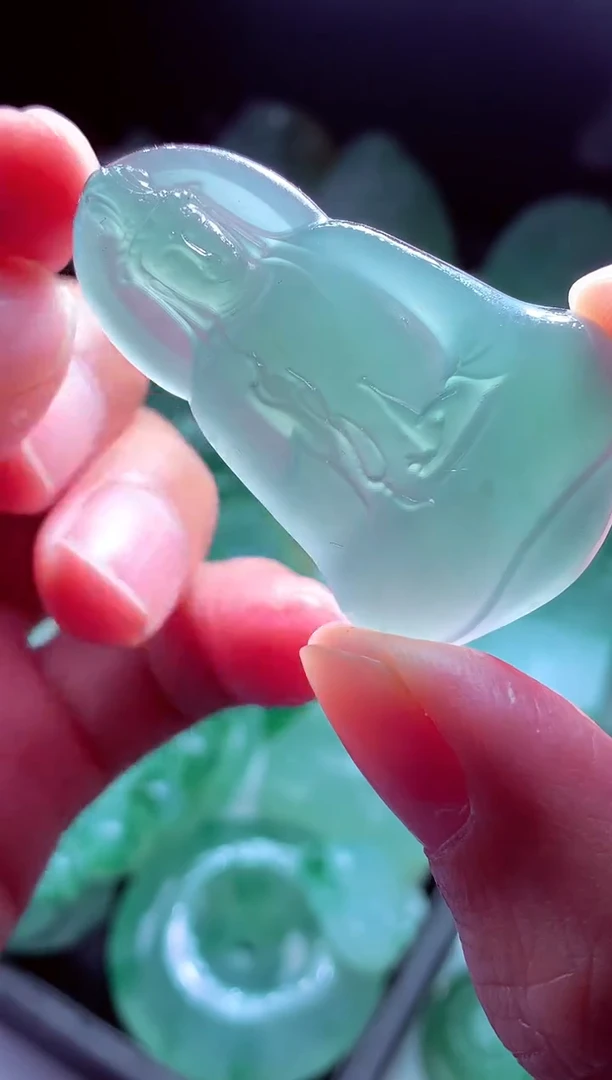 未镶嵌定制翡翠梦*?翡翠毛货定制