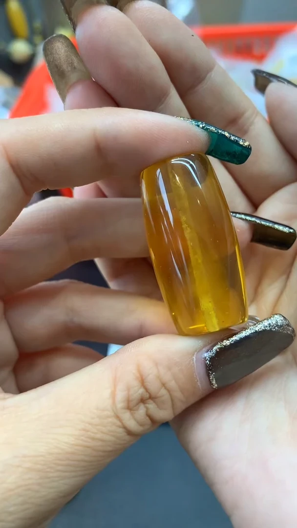 未镶嵌琥珀珠宝奇石1121