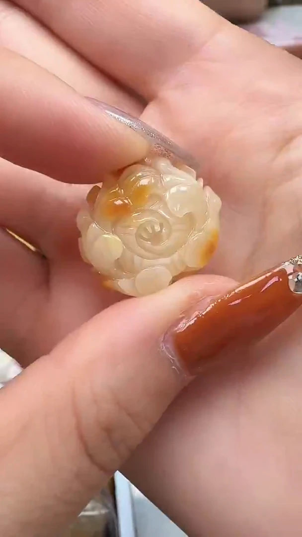 裸石琥珀未镶嵌如图