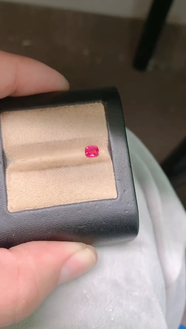 裸石尖晶石0.55ct绝地