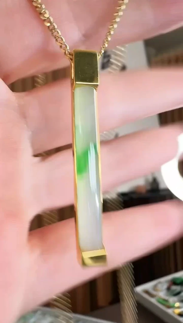 吊坠(不含链)18K金镶嵌翡翠吊坠