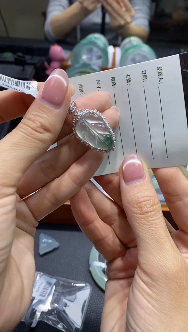 吊坠(不含链)18K金镶嵌翡翠天然缅甸A货翡翠