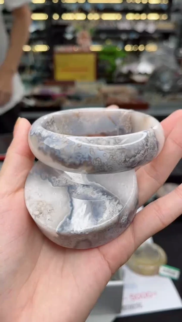 【闪购商品】石英质玉手镯未镶嵌65圈口（不退不换）1931101