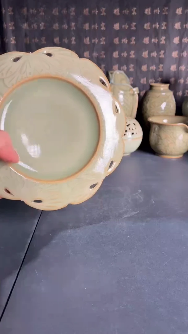 耀州窑仰山镂空蝴蝶小盘子