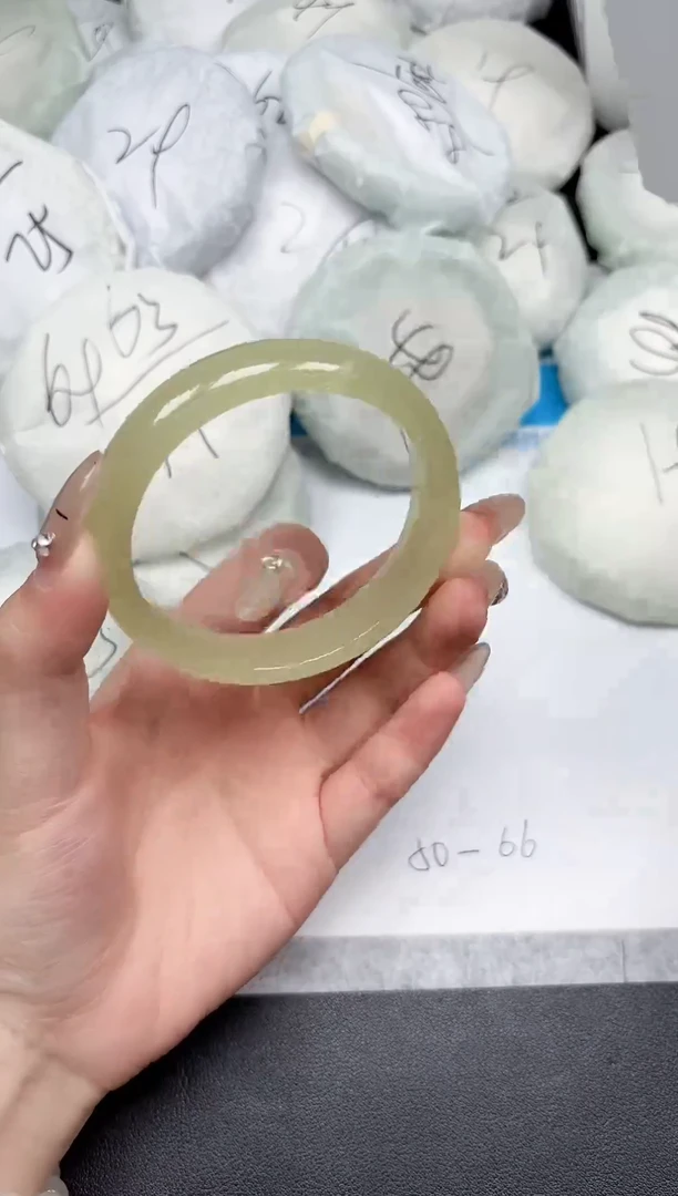 未镶嵌手镯石英质玉263-56
