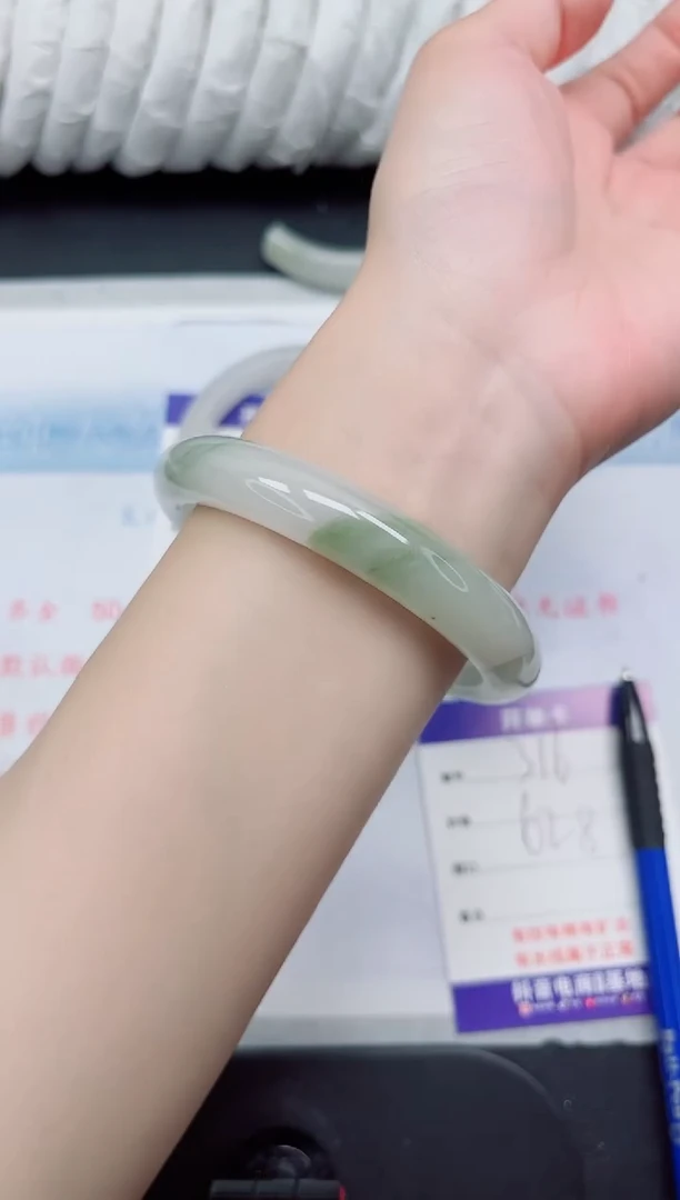 【闪购商品】石英质玉手镯未镶嵌316-62.8