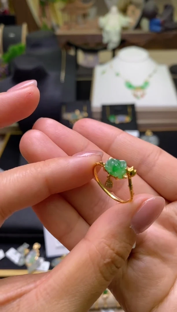 【闪购商品】翡翠颈饰18K金镶嵌净货16112