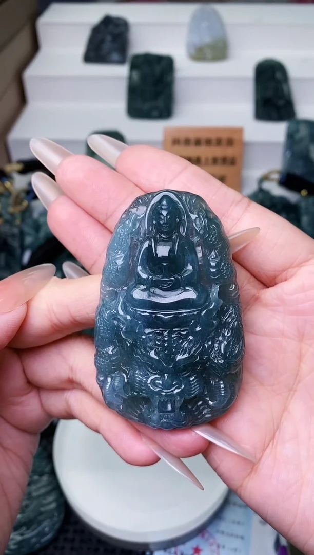 颈饰未镶嵌翡翠1