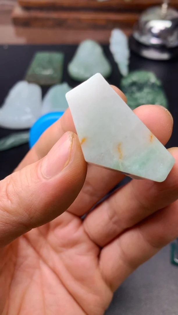 颈饰未镶嵌翡翠远*料子