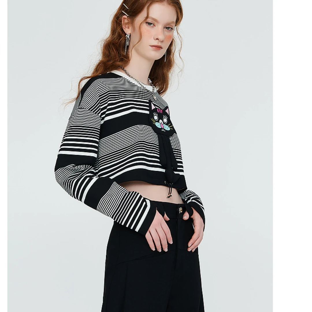 【品牌福利】新圆领短款条纹立体小猫休闲卫衣EGSDCG46