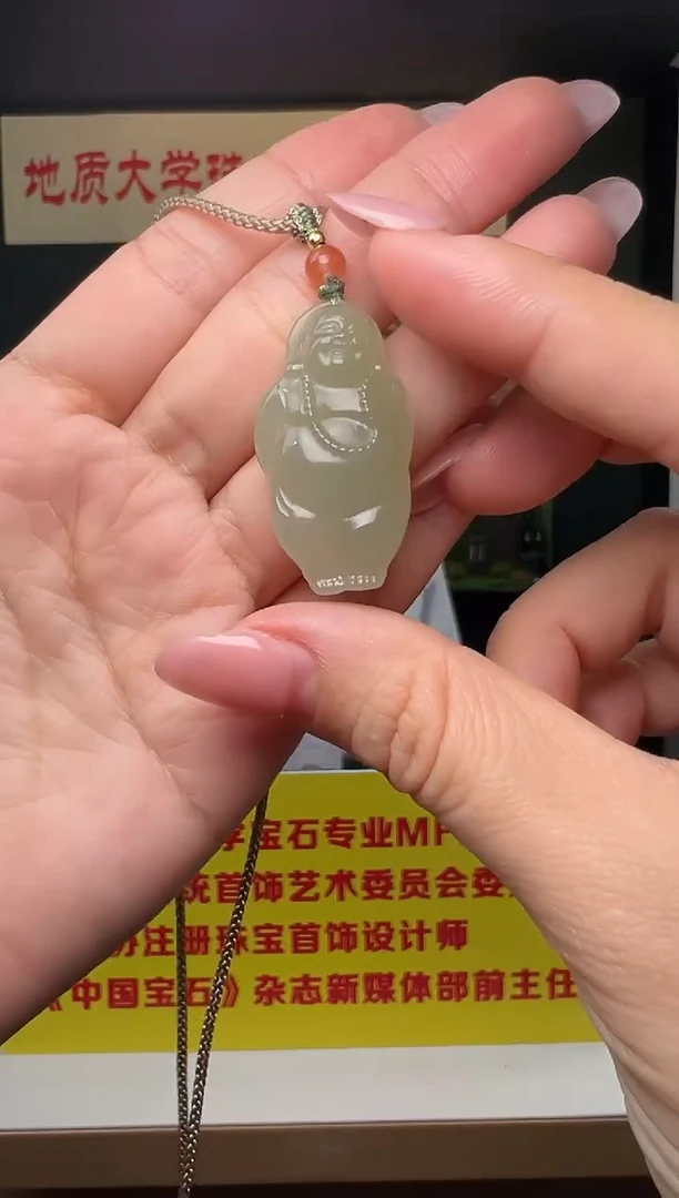 颈饰未镶嵌和田玉和田玉站佛吊坠