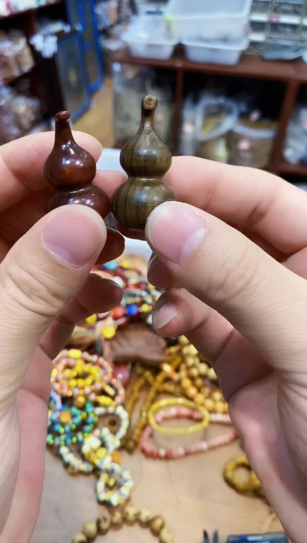 【闪购商品】非洲檀香把件小叶绿檀葫芦拍1发2