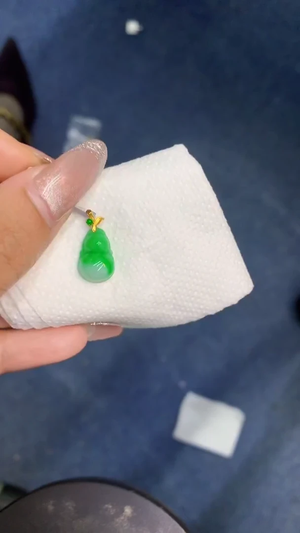 颈饰18K金镶嵌翡翠1