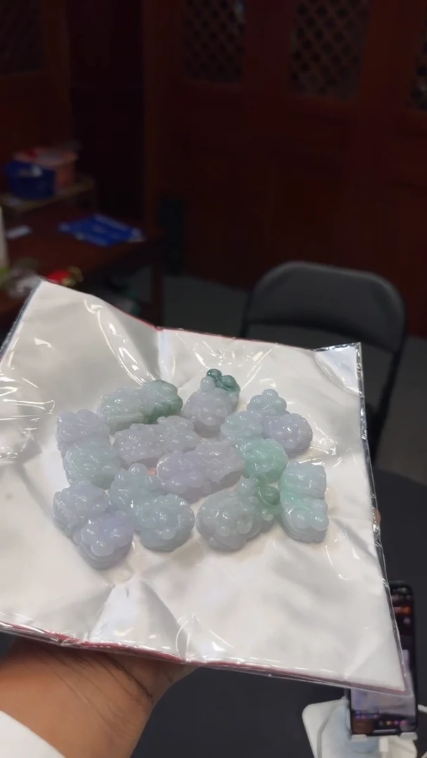 【闪购商品】翡翠手镯未镶嵌貔貅挂件随机发一