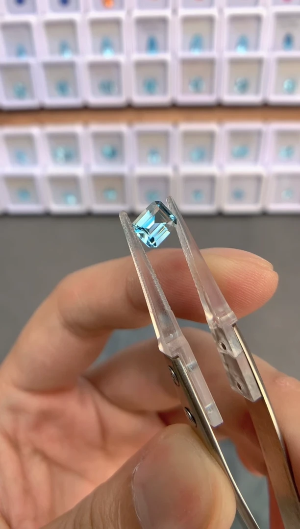 未镶嵌裸石定制海蓝宝石1.01ct 圣玛 03097