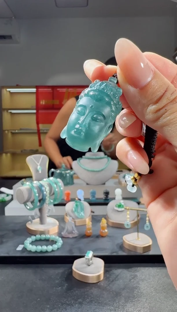 吊坠(不含链)未镶嵌翡翠观音（多样性发其一）