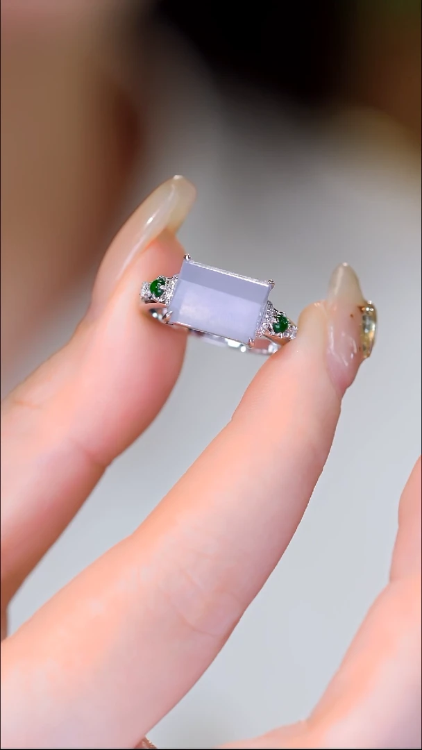 18K金镶嵌戒指翡翠43