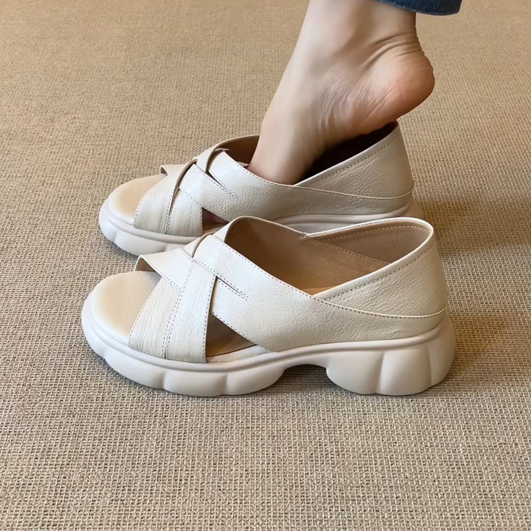 RubyL/4cm夏季新款休闲简约舒适粗跟厚底交叉带百搭纯色露趾凉鞋