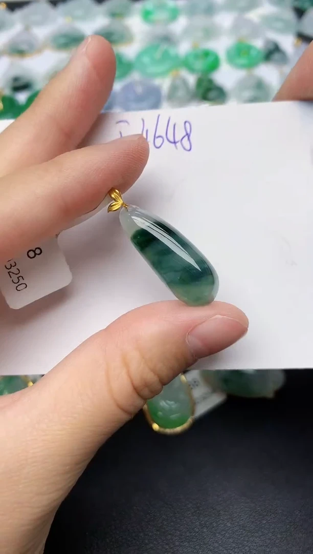颈饰18K金镶嵌翡翠天然缅甸A货翡翠百元以上9元证书费自理