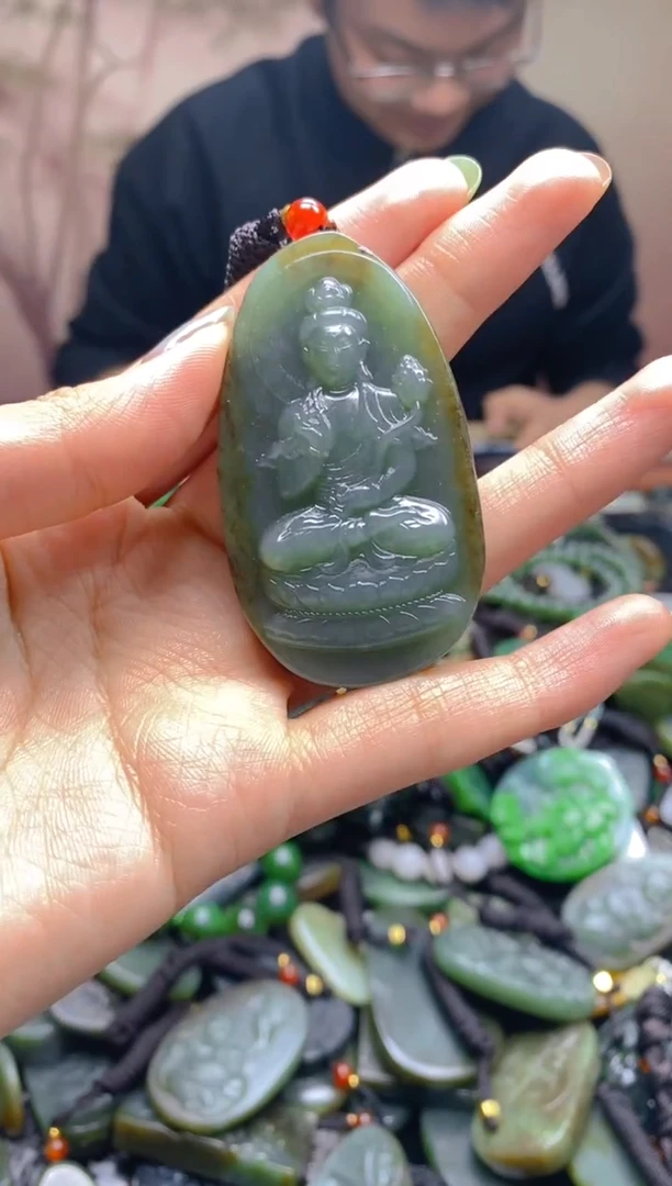 颈饰未镶嵌和田玉1