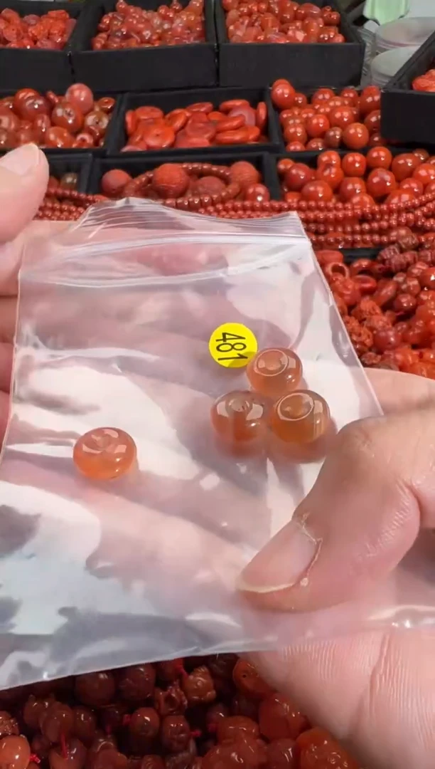 颈饰未镶嵌南红玛瑙1