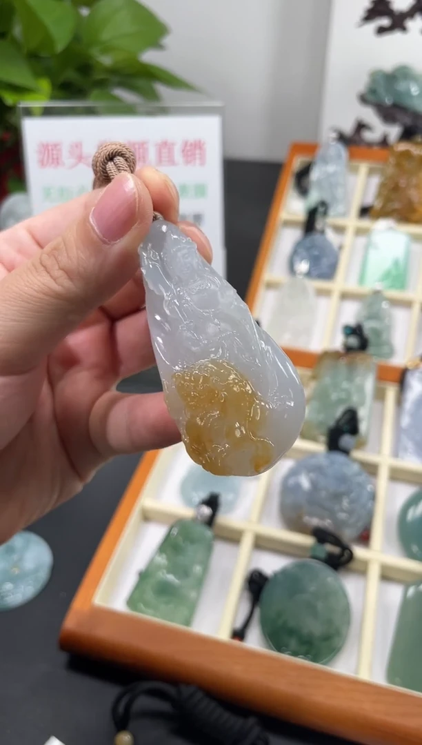 【闪购商品】翡翠颈饰未镶嵌文殊