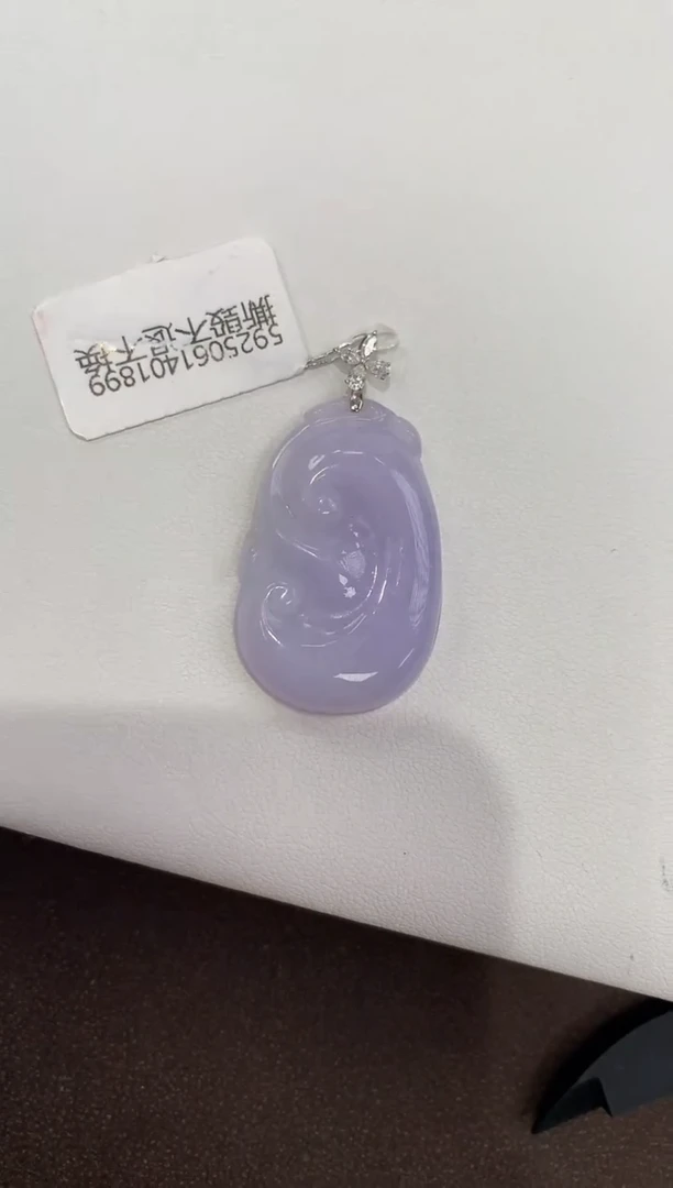 颈饰18K金镶嵌翡翠天然缅甸a货翡翠(多样性发其一)