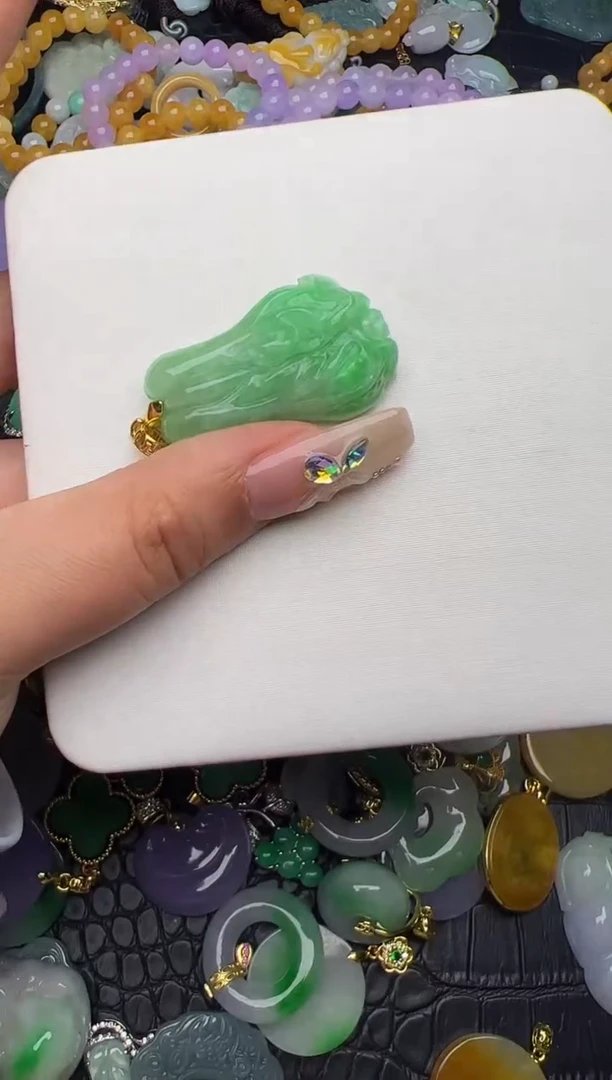 翡翠未镶嵌颈饰天然缅甸翡翠吊坠