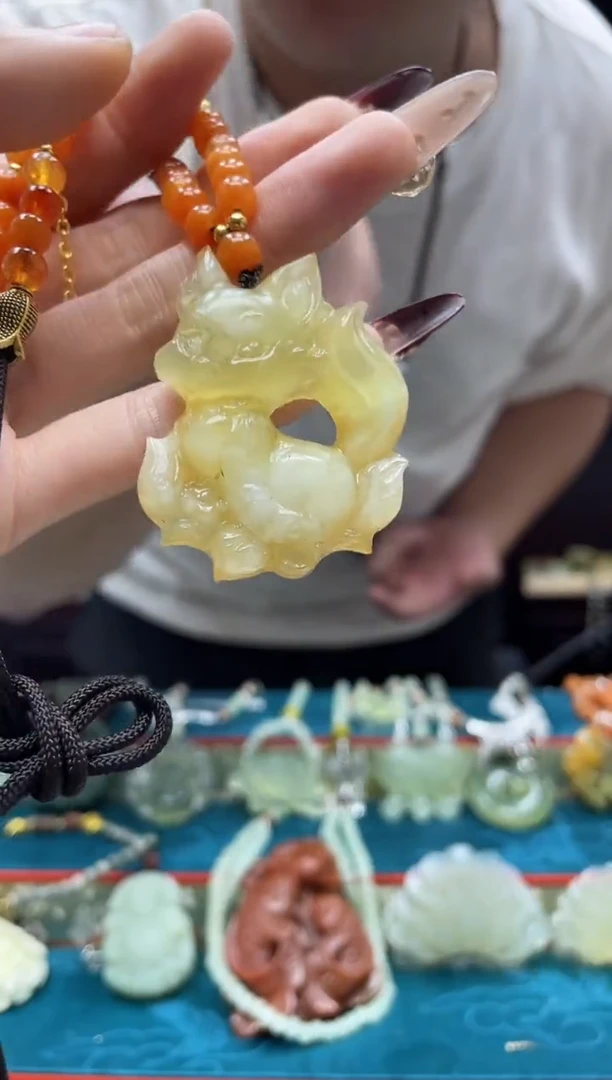 未镶嵌岫玉吊坠·