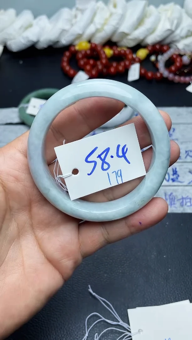 未镶嵌手镯翡翠179