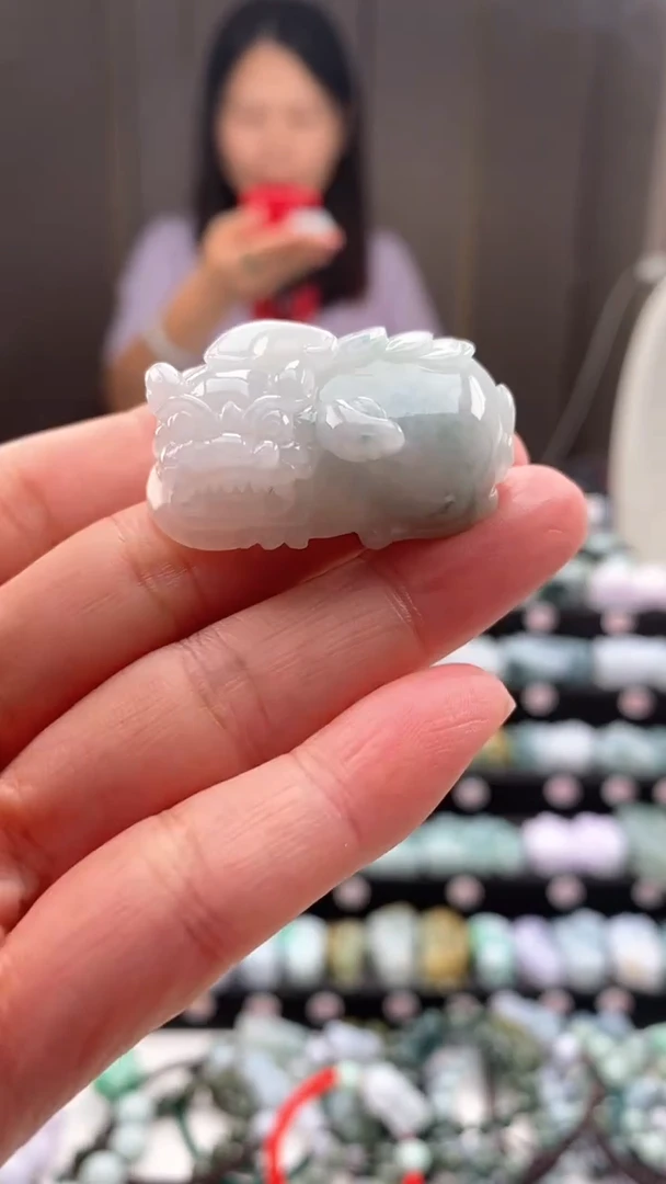 颈饰未镶嵌翡翠鱼****づ霸王貔貅
