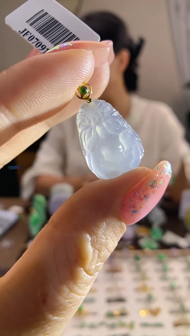 翡翠18K金镶嵌吊坠(不含链)龙头
