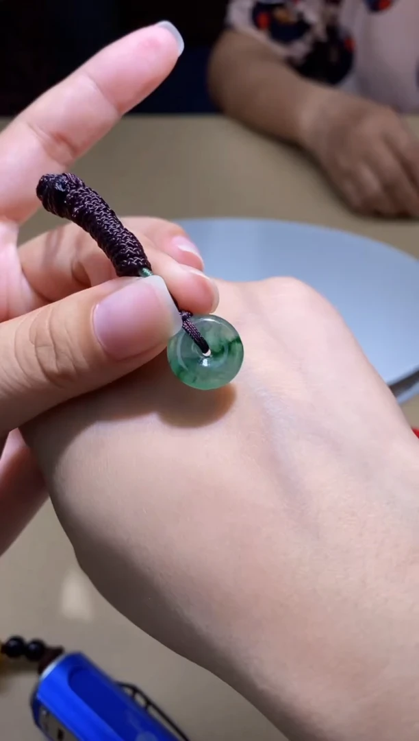颈饰未镶嵌翡翠挂件