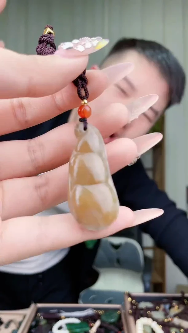 【闪购商品】和田玉挂件未镶嵌拍一发一，多样性发货！