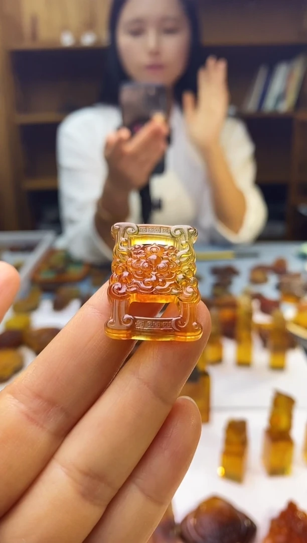 琥珀颈饰未镶嵌SN63-104（经书扣）